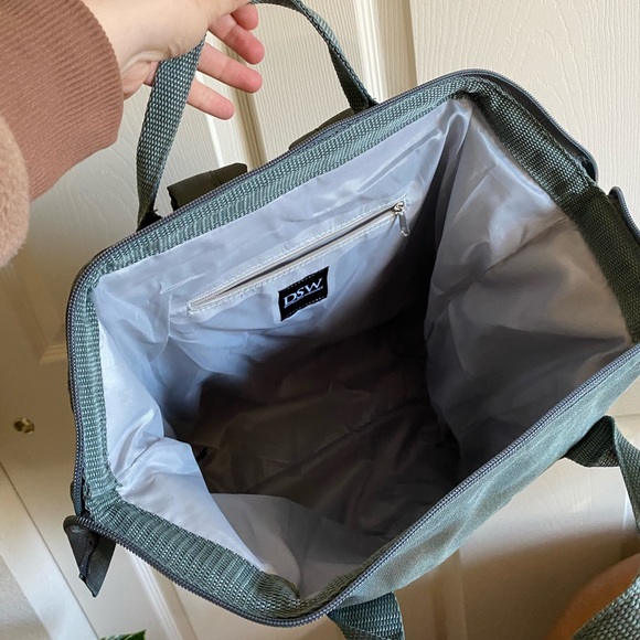 DSW small backpack - Picture 2 of 3